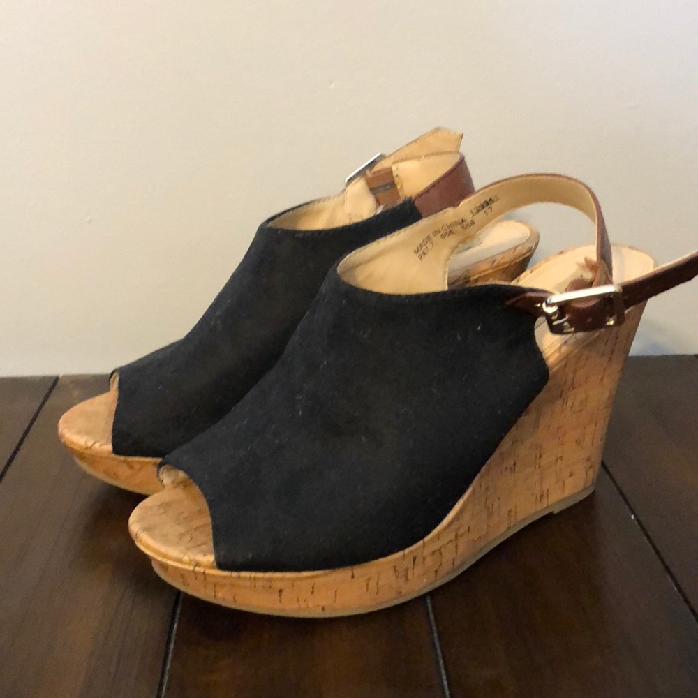 Black Wedges